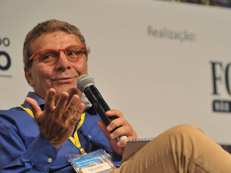 O ex-secretário de Cultura Nabil Bonduki fala no seminário Revitalização &ndash; Reinaldo Canato/Folhapress