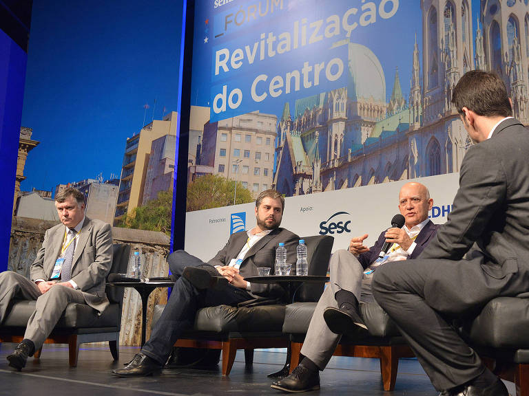 Mesa-redonda debate insegurança no seminário Revitalização do Centro &ndash; Reinaldo Canato/Folhapress