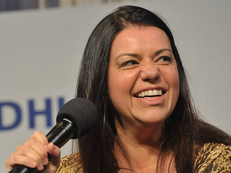 Chef de cozinha Janaina Rueda fala no seminário sobre revitalização do centro &ndash; Reinaldo Canato/Folhapress