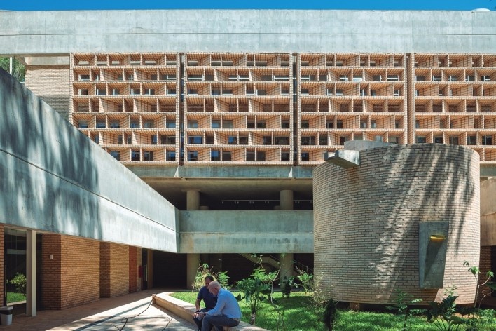 Casa Pastoral Monseñor Juan Sinforiano Bogarín — Conferencia Episcopal Paraguaya, Asunción, Paraguay, 2020. Arquitectos Nicolás Berger, Giacomo Favilli y Sergio Ruggeri (autores)<br />Foto Luis Ayala 